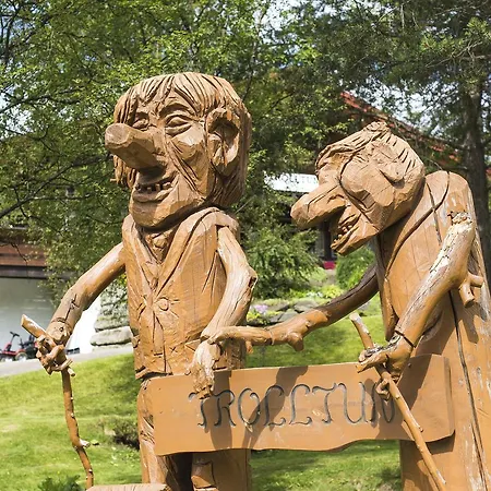 Trolltun & Hotel